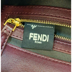 Bora Pari all'originale replica media Fendi Baguette nappa bordeaux FF