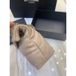 Borsa piccola Saint Laurent Borsa Loulou Puffer agnello beige