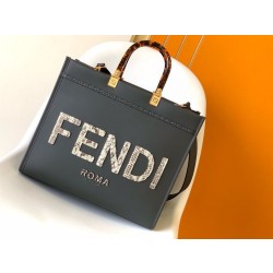Borse Replica tote media Fendi Sunshine nera con logo pitone