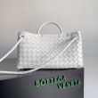 Bottega Veneta Andiamo Piccolo East/West Borsa Agnello Intrecciata Bianca