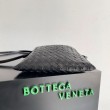 Bottega Veneta Mini Hop Borsa vitello intrecciata nera