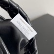 Bottega Veneta Mini Hop Borsa vitello intrecciata nera