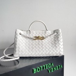 Replica Perfette Bottega Veneta Andiamo Piccolo East/West Borsa Agnello Intrecciata Bianca imitazioni