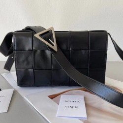 Bottega Veneta Cassett Borsa vitello stropicciata nera Replica qualità specchio Replica Perfette Bottega Veneta Cassett Borsa vitello stropicciata nera imitazioni