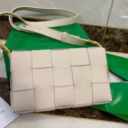 Bottega Veneta Cassette Borsa Bianco Granato Replica qualità specchio Replica Perfette Bottega Veneta Cassette Borsa Bianco Granato imitazioni