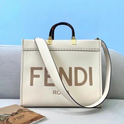 Qualità Specchio Replica Fendi Sunshine Medium Shopper Borse vitello bianca Riproduzione Fedele Fendi Sunshine Medium Shopper Borse Replica vitello bianca imitazioni