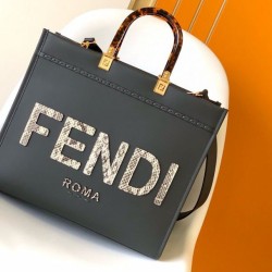 Riproduzione Fedele Borse Replica tote media Fendi Sunshine nera con logo pitone imitazioni