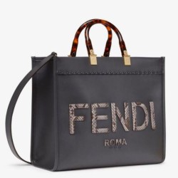 Riproduzione Fedele Borse Replica tote media Fendi Sunshine nera con logo pitone imitazioni