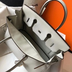 Replica Perfette Hermes Pearl Grey Clemence Birkin 30cm Bora Pari all'originale replica GHW imitazioni