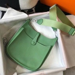 Hermes Evelyne III 29 PM Borse Firmate Replica Vert Criquet Clemence qualità specchio Replica Perfette Hermes Evelyne III 29 PM Borse Firmate Vert Criquet Clemence imitazioni