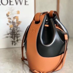 Loewe Piccolo Balloon Bucket Borse Replica Nero/Tan vitello qualità specchio Replica Perfette Loewe Piccolo Balloon Bucket Borse Nero/Tan vitello imitazioni