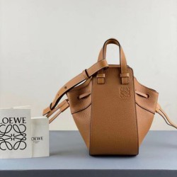 Loewe Mini Hammock Drawstring Borse Firmate Replica Brown qualità specchio Replica Perfette Loewe Mini Hammock Drawstring Borse Firmate Brown imitazioni