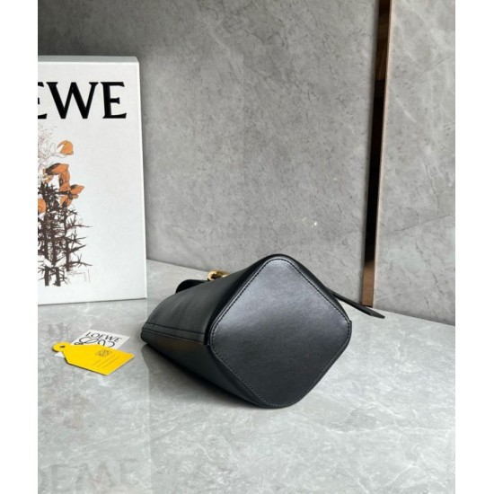 Replica Perfette Loewe Mini Pebble Bucket Borsa Nero Vitello imitazioni