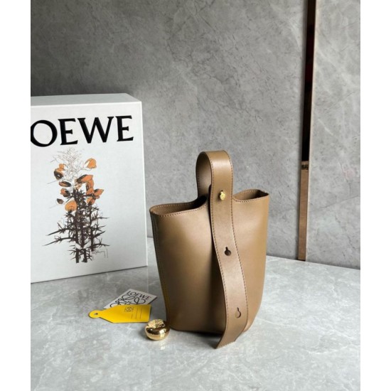 Replica Perfette Loewe Mini Pebble Bucket Borsa Oak Calfskin imitazioni