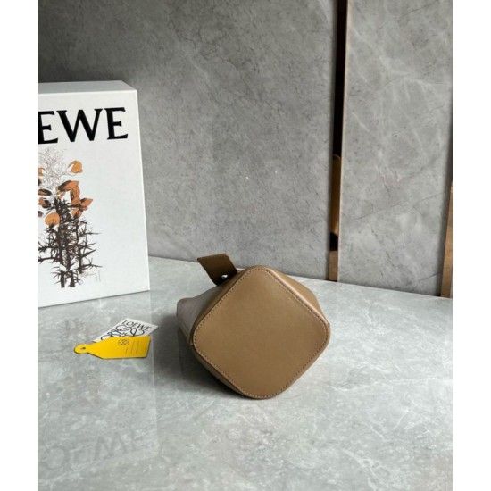 Replica Perfette Loewe Mini Pebble Bucket Borsa Oak Calfskin imitazioni