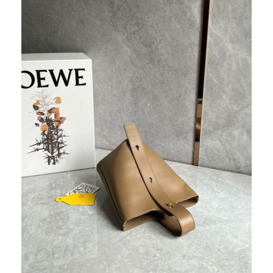 Replica Perfette Loewe Mini Pebble Bucket Borsa Oak Calfskin imitazioni
