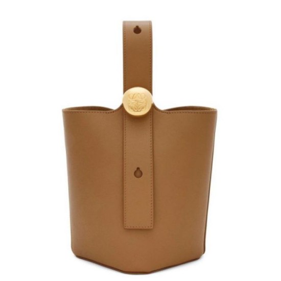 Replica Perfette Loewe Mini Pebble Bucket Borsa Oak Calfskin imitazioni