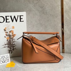 Loewe Puzzle Piccolo Borsa Tan Classico Vitello Replica qualità specchio Replica Perfette Loewe Puzzle Piccolo Borsa Tan Classico Vitello imitazioni