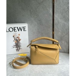 Loewe Puzzle Piccolo Borse Replica Sahara Vitello con Manico Intrecciato