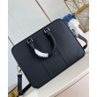 LV Porte Documents Voyage GM Taiga nera M30967