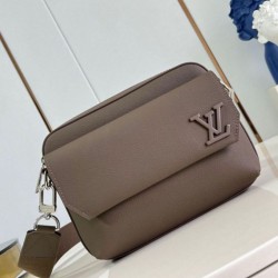 Qualità Specchio Replica LV Fastline Messenger Borsa Louis Vuitton Aerogram color moka M11626 Riproduzione Fedele LV Fastline Messenger Borsa Louis Vuitton Aerogram color moka M11626 imitazioni