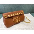 Valentino Stud Sign Borse a tracolla Marrone Nappa