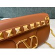 Valentino Stud Sign Borse a tracolla Marrone Nappa