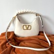 Valentino Stud Sign Hobo Borse Replica Bianco Vitello
