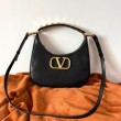 Valentino Stud Sign Hobo Borsa Nero Vitello