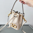 Valentino VLogo Signature Mini Bucket Borsa Bianco Calfskin Valentino VLogo Signature Mini Bucket Borsa Bianco Calfskin