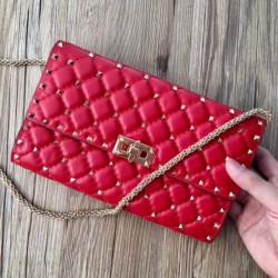 Qualità Specchio Replica Valentino Rockstud Spike Chain Clutch Agnello Rossa Riproduzione Fedele Valentino Rockstud Spike Chain Clutch Agnello Rossa imitazioni