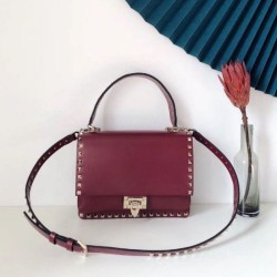 Qualità Specchio Replica fedele Valentino Rockstud Crossbody Borse Imitazioni Rosso Vitello Riproduzione Fedele fedele Valentino Rockstud Crossbody Borse Imitazioni Rosso Vitello imitazioni