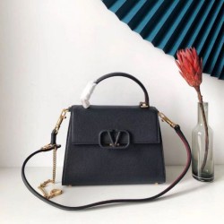 Qualità Specchio Replica Valentino Piccolo Vsling HandBorse Firmate Nero Vitello Granato Riproduzione Fedele Valentino Piccolo Vsling HandBorse Firmate Replica Nero Vitello Granato imitazioni