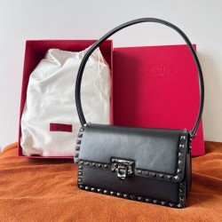 Valentino Rockstud23 Imitazioni borse griffate a tracolla vitello nera Replica qualità specchio Replica Perfette Valentino Rockstud23 Imitazioni borse griffate a tracolla vitello nera imitazioni