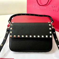 Valentino Rockstud Pouch Borsa Nero Granulato Replica qualità specchio Replica Perfette Valentino Rockstud Pouch Borsa Nero Granulato imitazioni