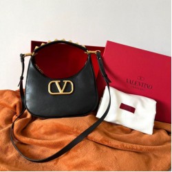 Valentino Stud Sign Hobo Borsa Nero Vitello Replica qualità specchio Replica Perfette Valentino Stud Sign Hobo Borsa Nero Vitello imitazioni