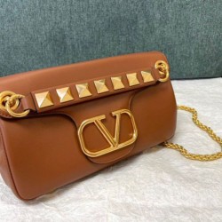 Valentino Stud Sign Borse a tracolla Marrone Nappa Replica qualità specchio Replica Perfette Valentino Stud Sign Borse a tracolla Marrone Nappa imitazioni