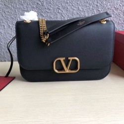 fedele Valentino Medium Vlock Borse a tracolla Nero Vitello Replica qualità specchio Replica Perfette fedele Valentino Medium Vlock Borse a tracolla Nero Vitello imitazioni