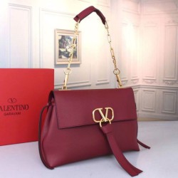 Qualità Specchio Replica Valentino Medium VRing Chain Borsa Bordeaux Grainy Calfskin Riproduzione Fedele Valentino Medium VRing Chain Borsa Bordeaux Grainy Calfskin imitazioni