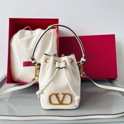 Valentino VLogo Signature Mini Bucket Borsa Bianco Calfskin Replica qualità specchio Replica Perfette Valentino VLogo Signature Mini Bucket Borsa Bianco Calfskin imitazioni