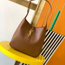 Qualità Specchio Replica Borsa hobo piccola Saint Laurent Le 5 À 7 Supple marrone Riproduzione Fedele Borsa hobo piccola Saint Laurent Le 5 À 7 Supple marrone imitazioni