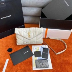 Qualità Specchio Replica Imitazione Borse Alta Qualità Saint Laurent Puffer Toy agnello bianca Riproduzione Fedele Imitazione Borse Replica Alta Qualità Saint Laurent Puffer Toy agnello bianca imitazioni