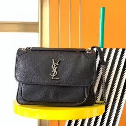 Qualità Specchio Replica Borsa media Saint Laurent Niki a catena agnello martellata nera Riproduzione Fedele Borsa media Saint Laurent Niki a catena agnello martellata nera imitazioni