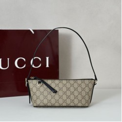 Replica qualità specchio Gucci 847090 Borsa a secchiello nano GG Emblem nera in pelle GG