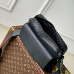 Replica qualità specchio Borse Imitazioni a tracolla Boarding Louis Vuitton Louis Vuitton Aerogram da uomo M15265 Nera