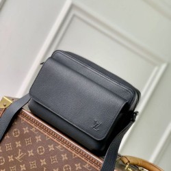 Replica qualità specchio Borse Imitazioni a tracolla Boarding Louis Vuitton Louis Vuitton Aerogram da uomo M15265 Nera