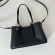 Borsa a tracolla piccola Gucci GG Emblem 847281 Marrone