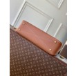 Qualità superiore replica tote LV Low Key Duffle M26688 Marrone