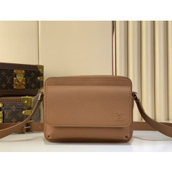 LV Borsa da uomo Boarding Messenger LV Aerogram m25981 Marrone