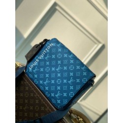 Borsa Replica 1:1 LV District PM Tela monogramma blu M23785